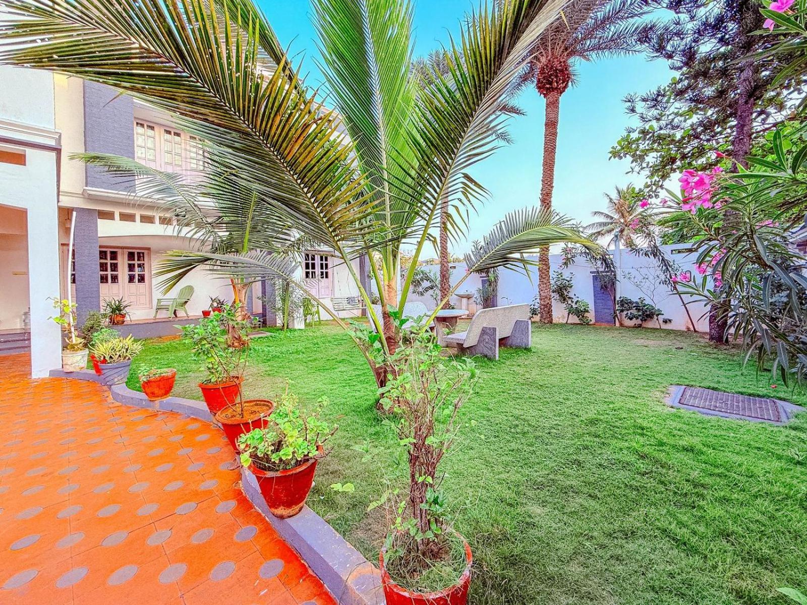 Marvel Times Beach House Chennai Exteriör bild